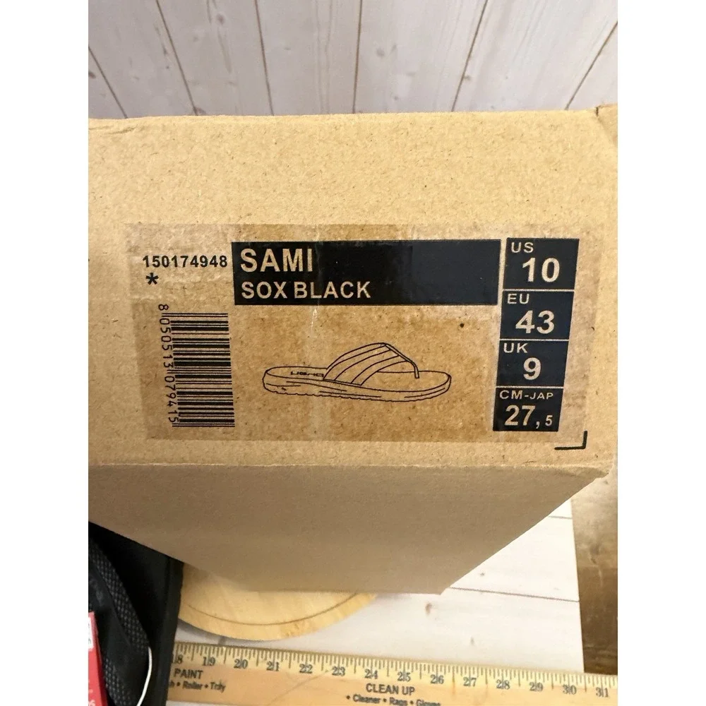 HEY DUDE SAMI Sox Black Men 10 Flip Flop Sandals Black New